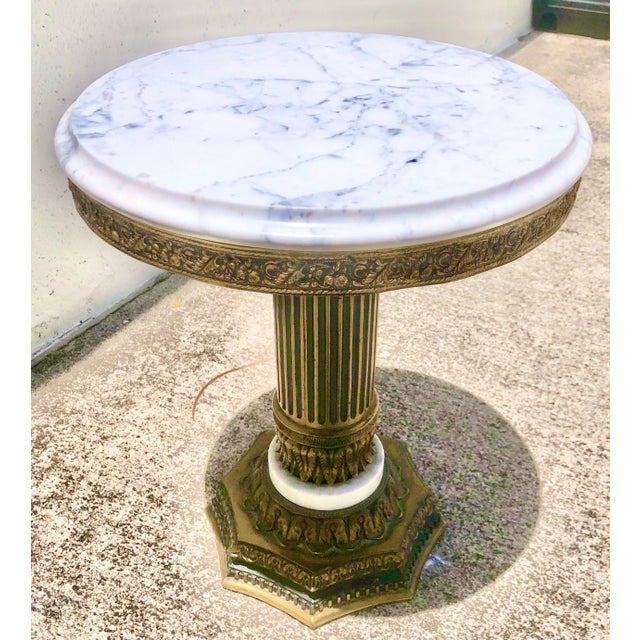 Beautiful mid century Italian white marble and ornate gold metal side/end accent table. Circa 1940s - Made in Italy. Just...