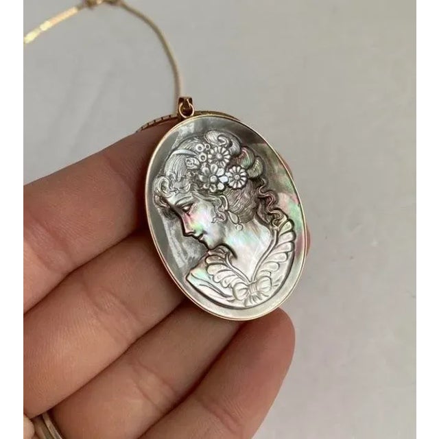 14k Gold Cameo Necklace Black Mother of Pearl Chain Womens Profile Victorian Style For Sale - Image 4 of 9
