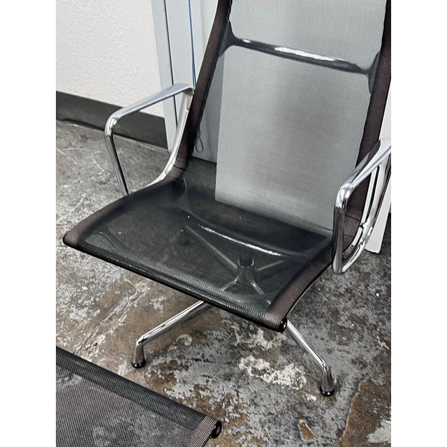 Black Charles & Ray Eames for Vitra Eames Aluminium Group Mesh Lounge Chair + Ottoman For Sale - Image 8 of 12