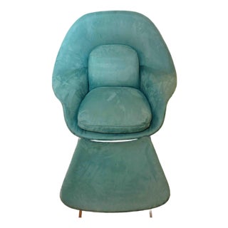 Circa 1960 American Eero Saarinen Womb Chair & Ottoman For Sale
