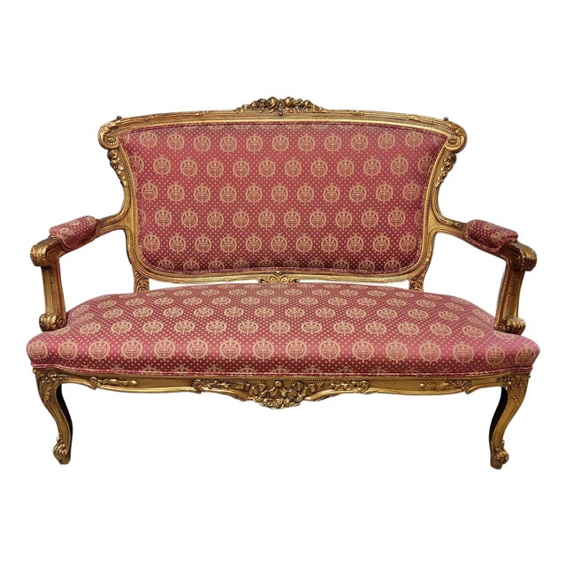 French Louis XV Style Giltwood Carved Settee With Original Damask Upholstery, Mid-20th Century For Sale