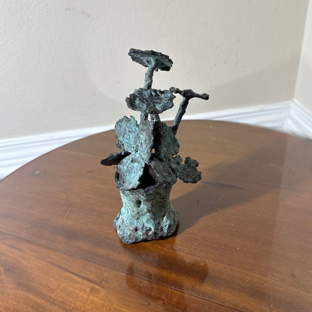 Superb Artist Made Bronze Flower Sculpture that was Made by a local Atlanta artist, nice brass and bronze textured flower...