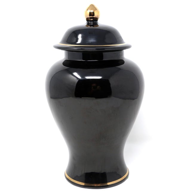 1970s Vintage 11.25-Inch Haeger Black Ceramic Ginger Jar With Gold Trim & Finial For Sale - Image 5 of 7