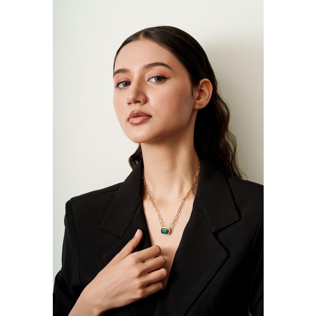 Natural Diamond 6.9ct Dark Green Zambian Emerald Contemporary Necklace in 14k Gold For Sale - Image 11 of 17