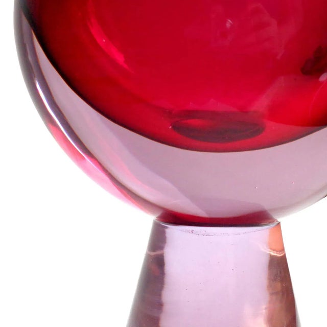 Vintage Seguso Vetri d'Arte Murano Sommerso Red Purple Alexandrite Italian Art Glass Flower Vase For Sale In Orlando - Image 6 of 7