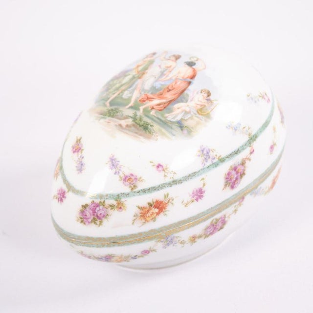 French Jewelry Box with Hand-Painted Motif, 1890s For Sale - Image 5 of 9