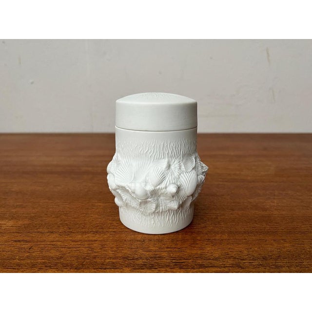 Mid-Century German White Porcelain Box with Lid with Shell Design from Kaiser, 1960s For Sale - Image 15 of 15