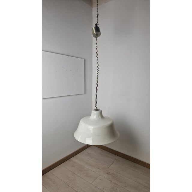 Model 4003 Chandelier in White Acrylic Glass by Sergio Asti for Kartell, 1970s For Sale - Image 3 of 9