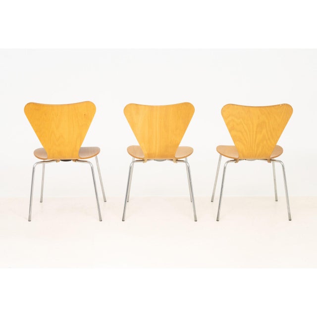 Arne Jacobsen X Fritz Hansen Series 7 Side Chairs, 3 For Sale In New York - Image 6 of 6