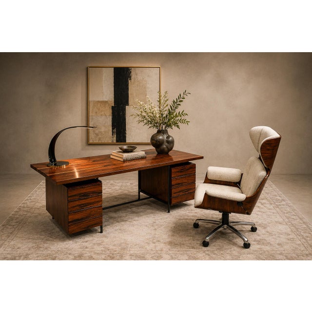 Designed by Enrico Furio Dominici (1910–1995), this sculptural Sonata 3759 desk lamp reflects the experimental lighting...