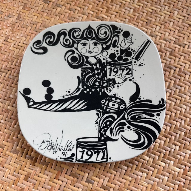 Bjorn Wiinblad 1971-72 Bjorn Wiinblad New Year’s Plate For Sale - Image 4 of 7