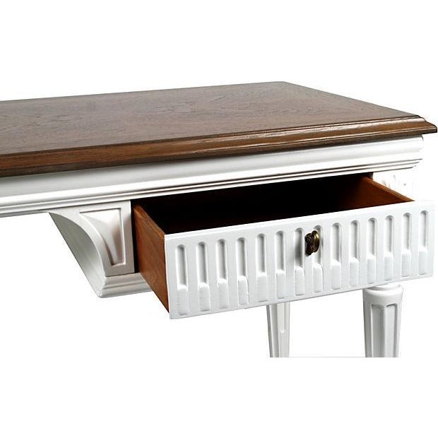 Vintage Neoclassical Fluted Arched Coved Desk With Book-Matched Butterfly Top For Sale - Image 4 of 10
