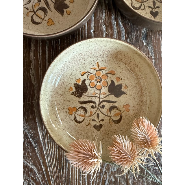 1970s 1970s Red Wing Turtle Dove 6 1/8 Inch Bowls Brown Mustard Yellow Vintage Stoneware - Set of 3 For Sale - Image 5 of 7