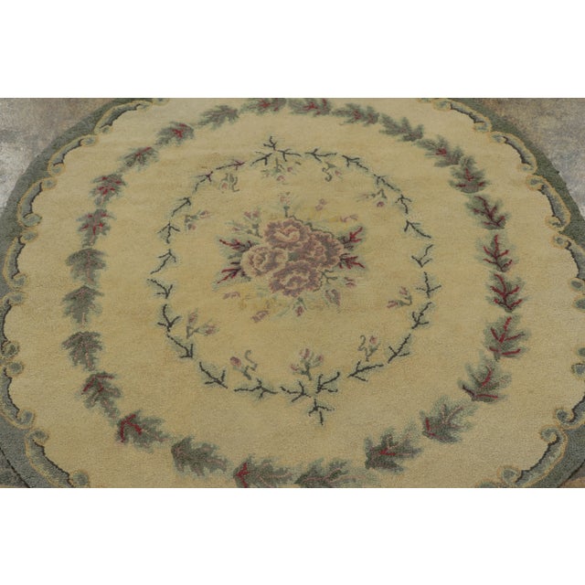 Victorian Antique Oval Hooked Rug With Soft Hued Floral Medallion & Wreath - Rug & Kilim For Sale - Image 3 of 7