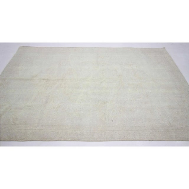 Traditional 1960s Vintage Washed Out Turkish Rug- 5′8″ × 9′4″ For Sale - Image 3 of 7