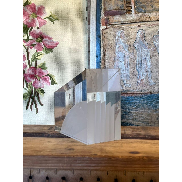 1970s Mid-Century Modern Geometric Lucite Bookend For Sale - Image 9 of 9