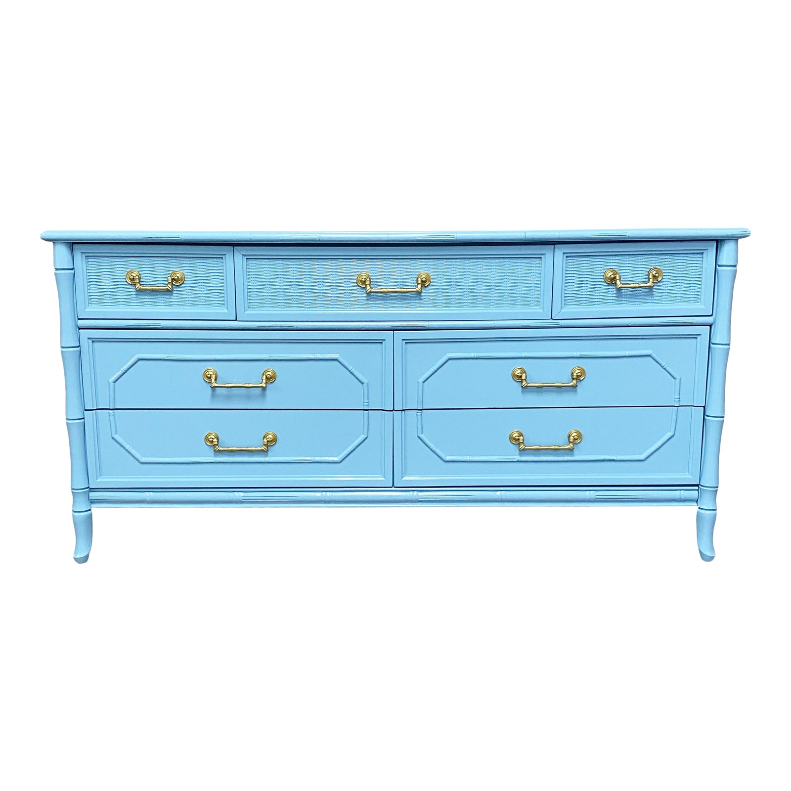 Vintage Broyhill 7 Drawer Dresser Professionally Lacquered in Light