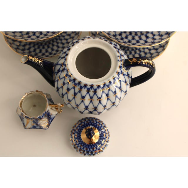Late 20th Century Lomonosov Imperial Cobalt Net Porcelain Tea Pot & Set, 10 Piece For Sale - Image 10 of 13