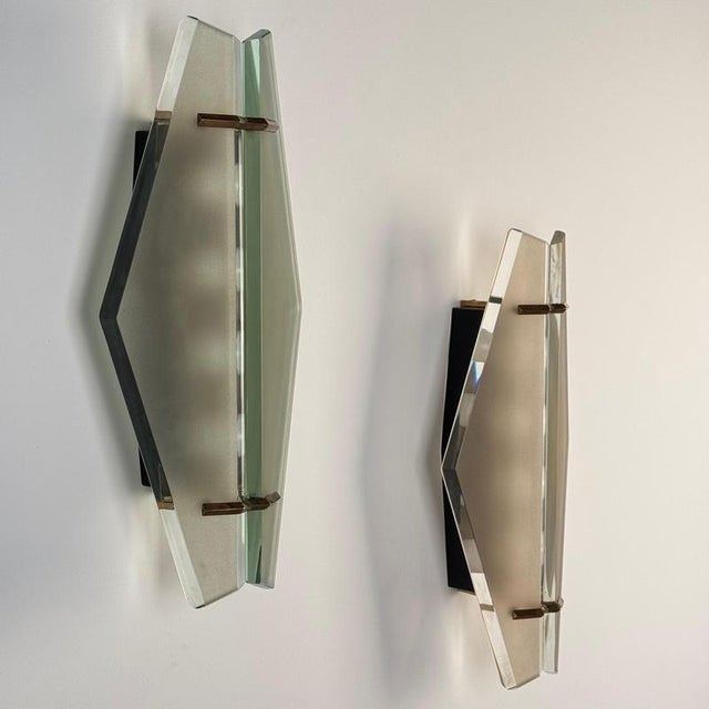 1950s Vintage Model 1943 Wall Lights in Frosted and Bevelled Glass by Max Ingrand for Fontana Arte, 1950s, Set of 2 For Sale - Image 5 of 18