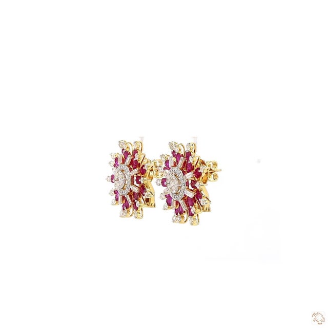 This pair of drop earrings from our contemporary estate collection centers on a 4.42-carat diamond in a round brilliant...