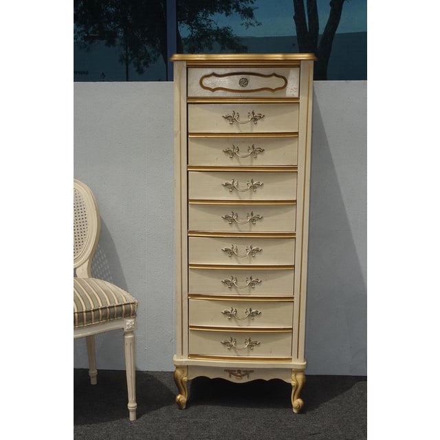 Gorgeous Dresser in Good Vintage Condition. It is Solid and Firm. But the finish has some wear. Please study the photos...