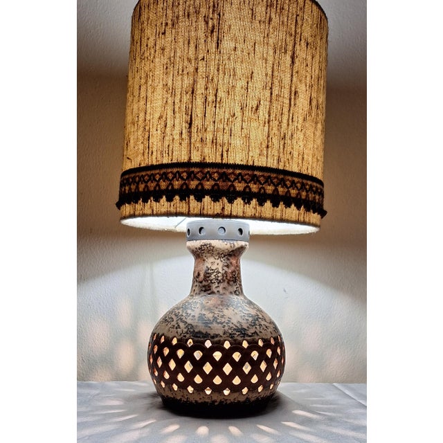 1970s Vintage German Table Lamp with Illuminated Brown Ceramic Base and Beige Fabric Shade, 1970s For Sale - Image 5 of 7
