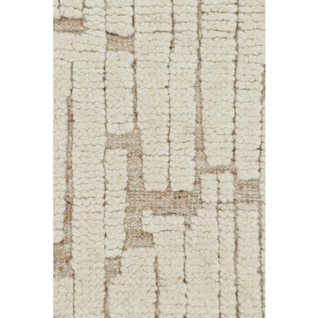 Contemporary Rug & Kilim’s Contemporary Rug in White with High-Low Geometric Patterns - 3x12 For Sale - Image 3 of 7