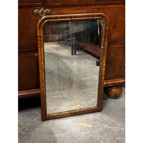 Early Georgian Walnut Wall Mirror For Sale - Image 14 of 15
