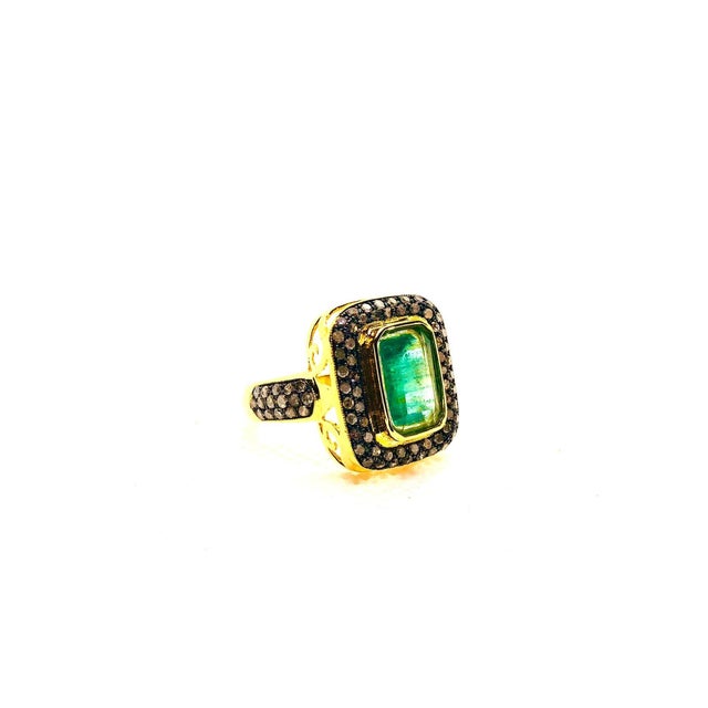 Bochic “Capri” Vintage Natural Diamond & Emerald Vintage Retro Ring Set In 18K For Sale - Image 4 of 10