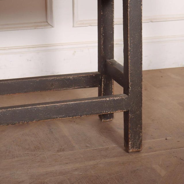 English Painted Server in Pine, 1920s For Sale - Image 4 of 11