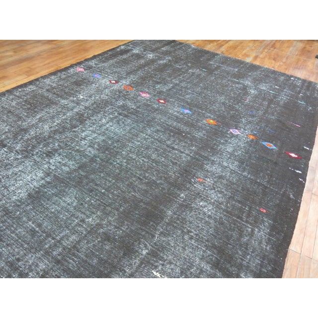 A quirky one of a kind room size shabby chic Turkish Kilim flat-weave. 7'10'' x 11'2