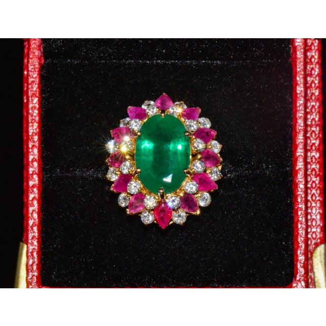 Late 20th Century Gia Certified 11.39Ct Zambian Emerald, Ruby & Diamond 18k Gold Cocktail Ring, Size 6 For Sale - Image 4 of 13