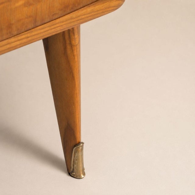 Italian Bedside Tables in Birch, Brass and Glass, 1960s, Set of 2 For Sale - Image 5 of 8