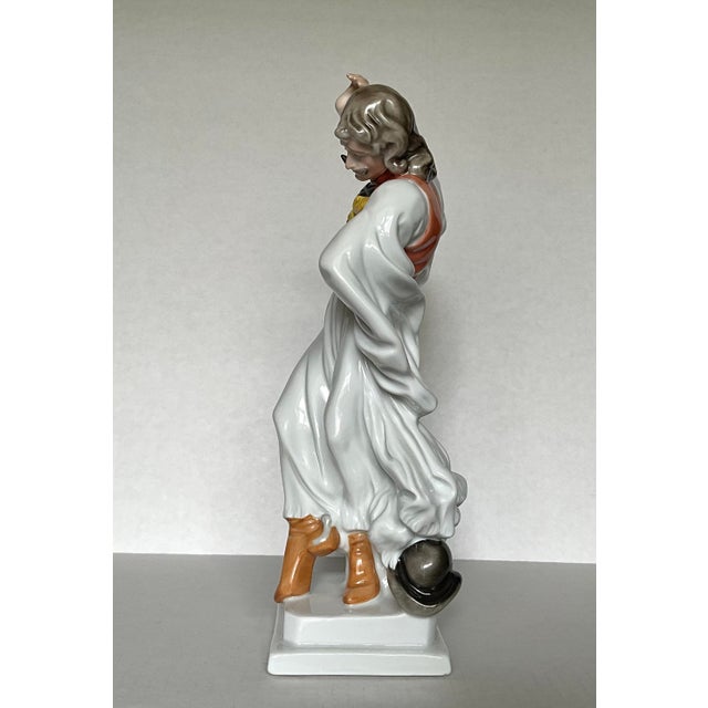 Figurative Pair of Herend Hand-Painted Hungarian Gentleman Dancer Porcelain Figurines For Sale - Image 3 of 17