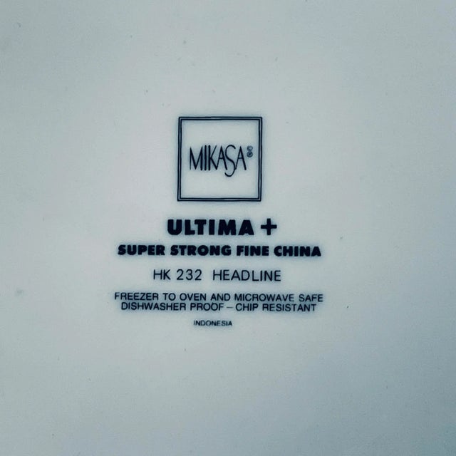 Vintage Mikasa Ultima Memphis Postmodern Hk 232 Headline Dinner & Salad Plate Set- 2 Pieces For Sale - Image 12 of 13