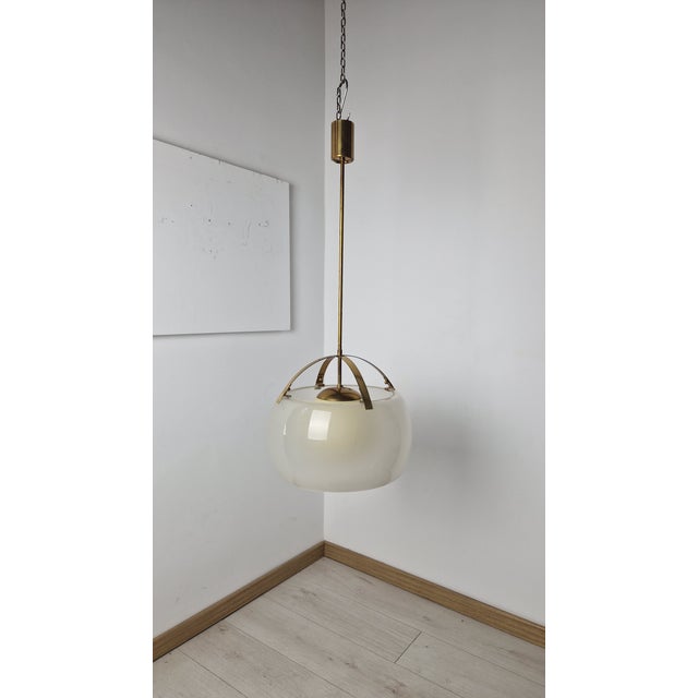 Large Omega Pendant in Polished Brass by Vico Magistretti for Artemide, 1960s For Sale - Image 11 of 11