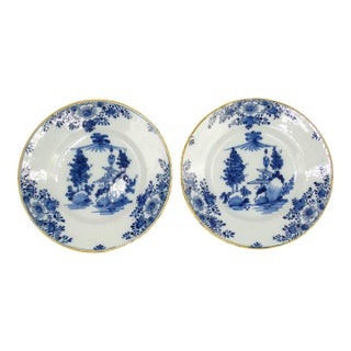 18th-Century Dutch Delft Plates Marked De Klaeuw, a Pair For Sale
