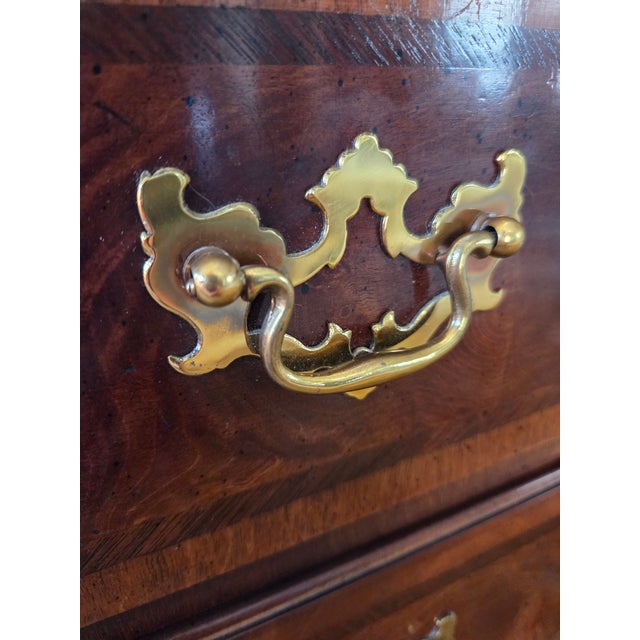 Henredon Aston Court Nightstand Bedside Chest Three Drawer Banded Mahogany For Sale - Image 14 of 16