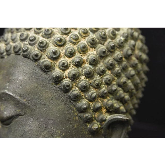 Antique Thai Bronze Head of the Walking Buddha, Sukhothai Tradition For Sale - Image 10 of 12