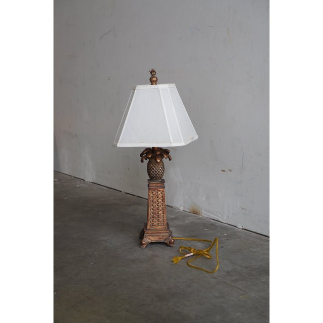 Traditional Vintage 1980s Mid Century Style Pineapple Table Lamp For Sale - Image 3 of 5