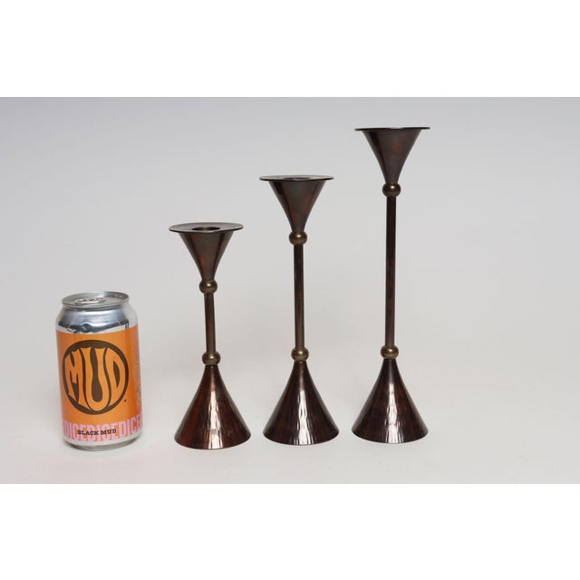 1980s Set of Three Memphis-Style Vintage Graduated Brass Candlesticks by Rosenthal Netter For Sale - Image 5 of 14
