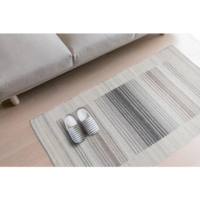 4x6 Gray Handwoven Wool Viscose Subtle Banding Geometric Modern Carpet Rug For Sale In New York - Image 6 of 11