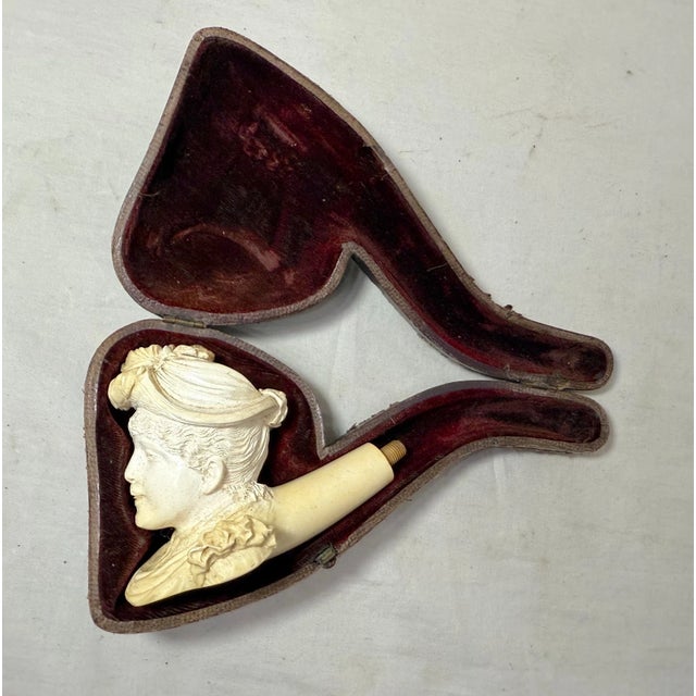 Up for sale is an exquisite antique 19th century hand-carved figural meerschaum smoking pipe. This pipe is authentically...