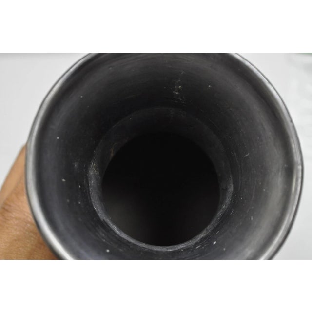 Late 20th Century Late 20th Century Dona Rosa Barro Negro Black Pottery Bulbous Flower Vase For Sale - Image 5 of 9