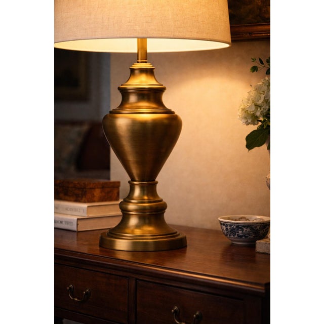 Metal Vintage Antiqued Brass Urn Table Lamp With Linen Drum Shade – 28” Traditional Neoclassical Lighting For Sale - Image 7 of 9