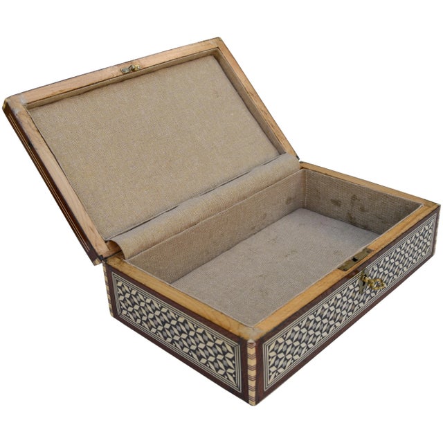 Moorish Mother-Of-Pearl Box W/ Key For Sale In New York - Image 6 of 9