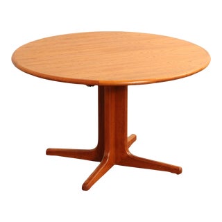 Danish Modern Round Pedestal Expandable Teak Dining Table For Sale