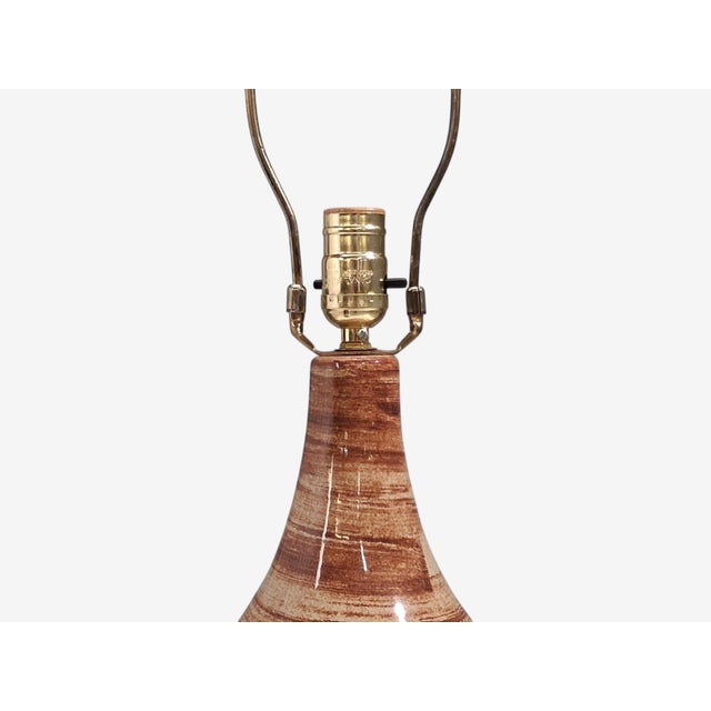 Wood 1960s Mid-Century Modern Gordon & Jane Martz, Large Table Lamp, Brown Glazed Ceramic For Sale - Image 7 of 12