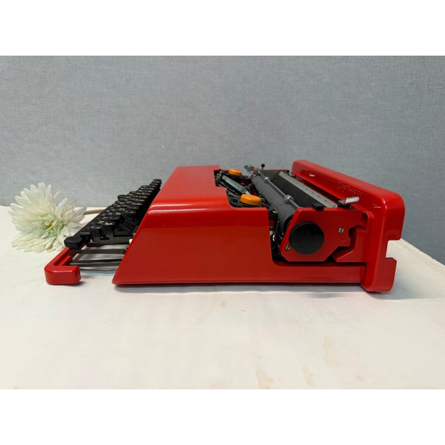 Vintage Olivetti Valentine Typewriter by Ettore Sottsass, Italy, 1970s For Sale - Image 12 of 18