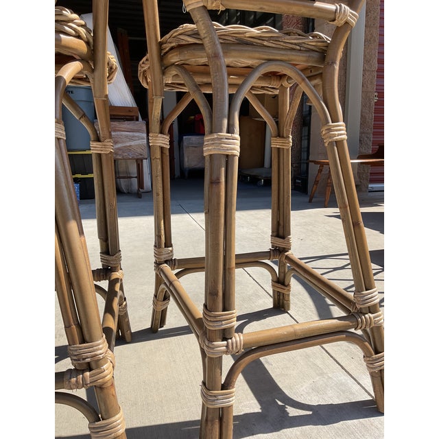 Pair of Vintage French Bistro Bar Stools With Oval Medallion Backs in Honey Woven Rattan For Sale In San Diego - Image 6 of 12